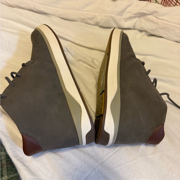 NWOT.   Olukai Papaku Mens leather chukka boots.  Size 12 - Picture 10 of 11